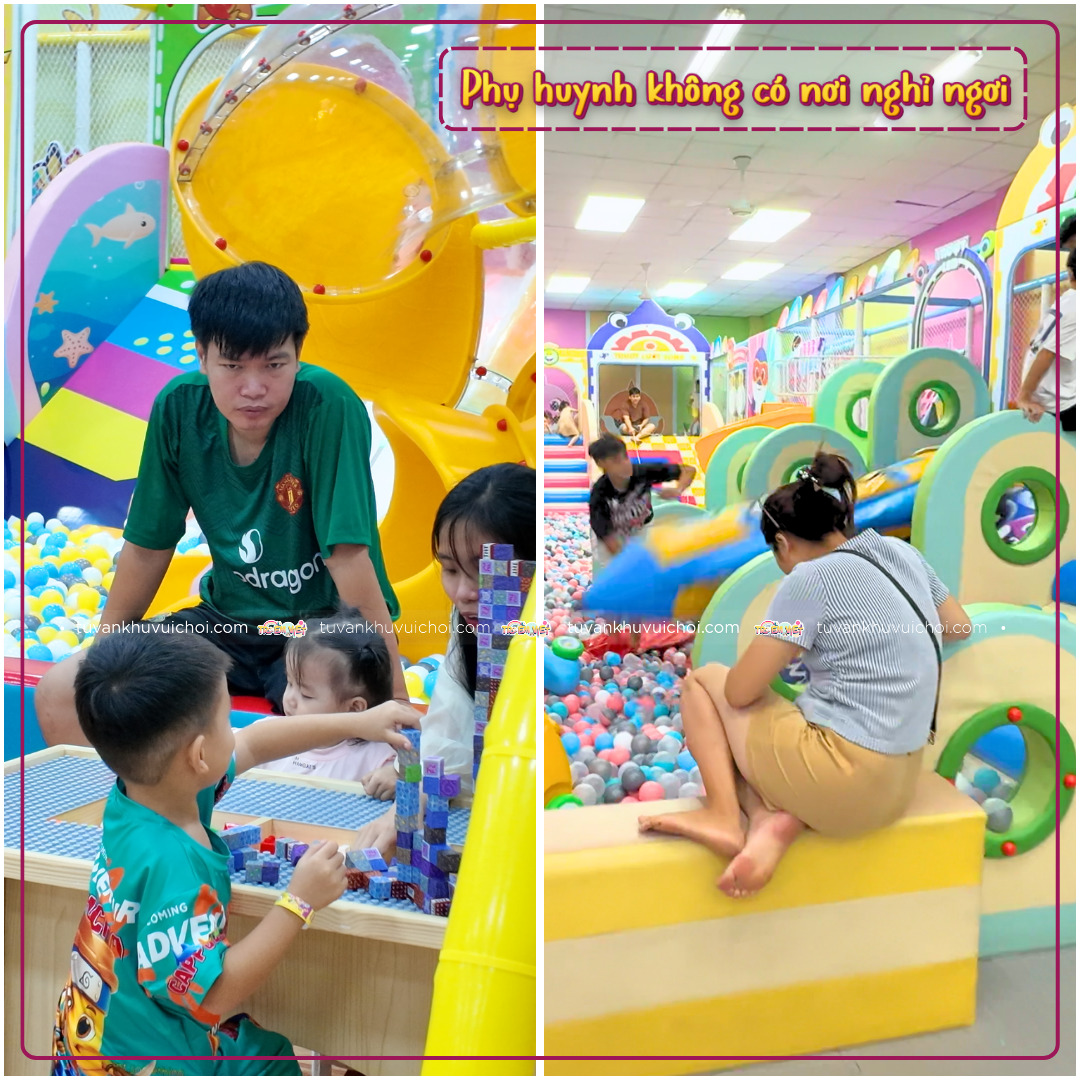 Phụ huynh ngồi chờ tại khu vui chơi trẻ em